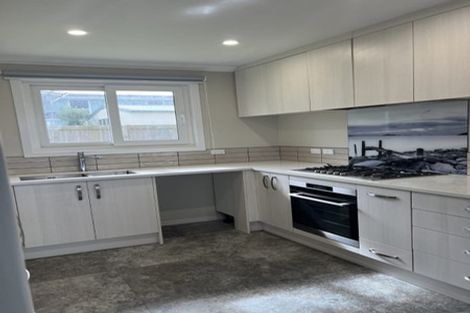 Photo of property in 34 Donovan Avenue, Massey, Auckland, 0614