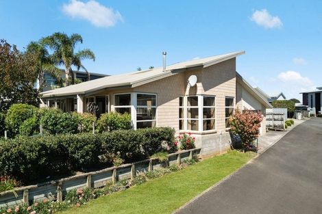 Photo of property in 64a Rototuna Road, Rototuna, Hamilton, 3210