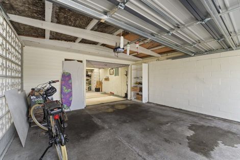 Photo of property in 19 Freyberg Street, Levin, 5510