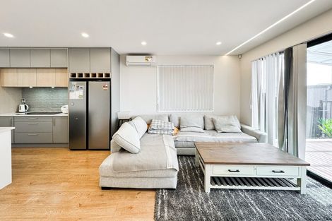 Photo of property in 22 Heketara Way, Massey, Auckland, 0614