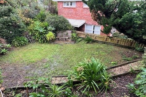 Photo of property in 1 Evelyn Road, Cockle Bay, Auckland, 2014