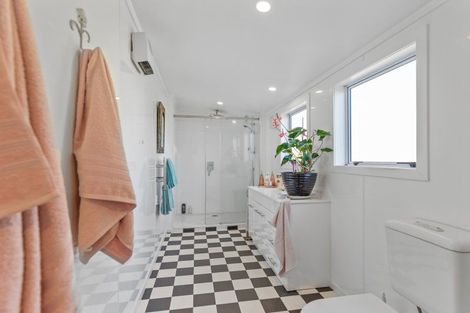 Photo of property in 39 Mako Mako Road, Levin, 5510