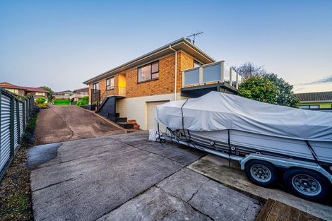 Photo of property in 19 Glenshee Place, Highland Park, Auckland, 2010