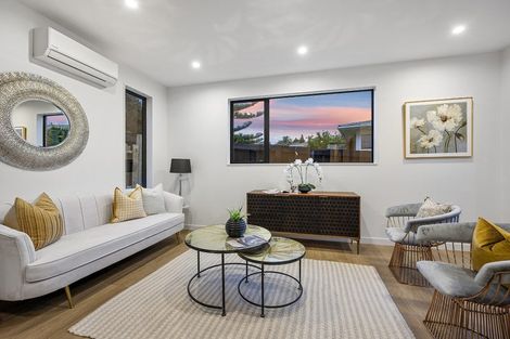 Photo of property in 3c Margaret Place, Milford, Auckland, 0620