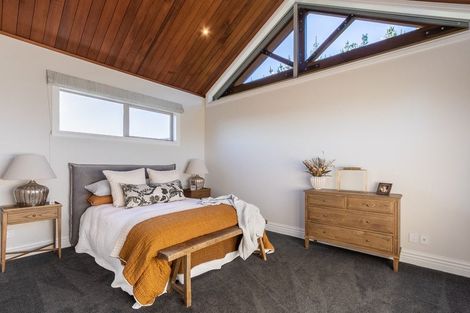 Photo of property in 2 Otaihanga Road, Paraparaumu Beach, Paraparaumu, 5032