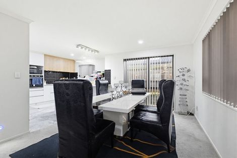 Photo of property in 56a Cambridge Terrace, Papatoetoe, Auckland, 2025