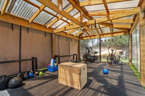 Photo of property in 8 Waimanu Place, Point Wells, 0986