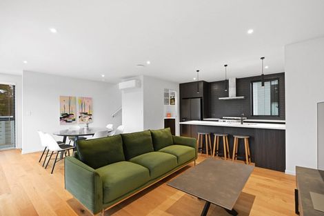 Photo of property in 1/2 Manning Street, Hamilton Central, Hamilton, 3204
