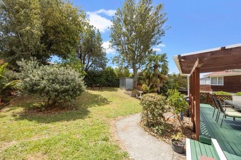 Photo of property in 38 Chatsworth Crescent, Pakuranga Heights, Auckland, 2010
