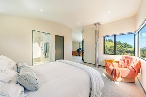 Photo of property in 36a Molyneux Close, Whitby, Porirua, 5024