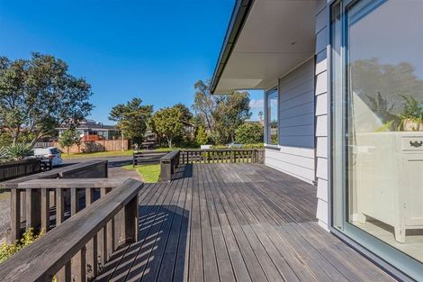 Photo of property in 4 Pipitea Place, Massey, Auckland, 0614