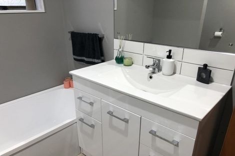 Photo of property in 40 Pencarrow Street, Highbury, Palmerston North, 4412