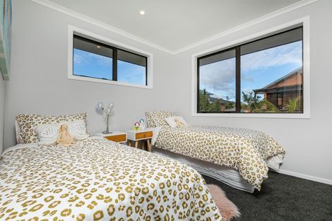 Photo of property in 8 Gordon Stanley Drive, Massey, Auckland, 0614