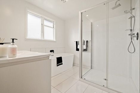 Photo of property in 16 Ilfracombe Place, Burnside, Christchurch, 8053