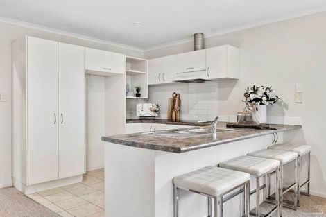 Photo of property in 14 Les Marston Place, Pukekohe, 2120