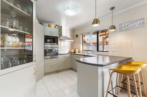 Photo of property in 8 Maadi Place, Papakura, 2110