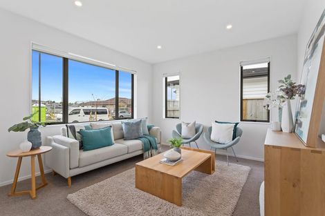 Photo of property in 98 Pepene Avenue, Takanini, 2112