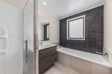 Photo of property in 32 Raranga Lane, Hobsonville, Auckland, 0616