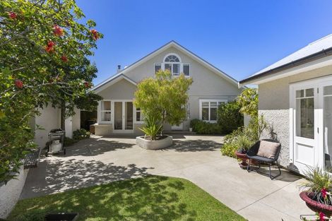 Photo of property in 18 Hamana Street, Narrow Neck, Auckland, 0622