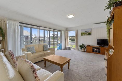 Photo of property in 22a Rata Street, Waikanae, 5036