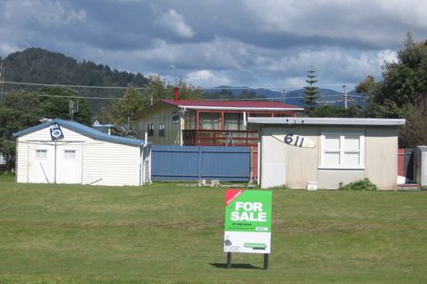 Photo of property in 611 Ocean Road, Whangamata, 3620