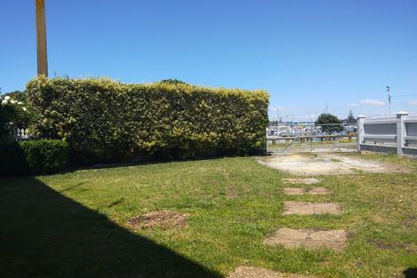 Photo of property in 2/1 Charles Street, Westshore, Napier, 4110