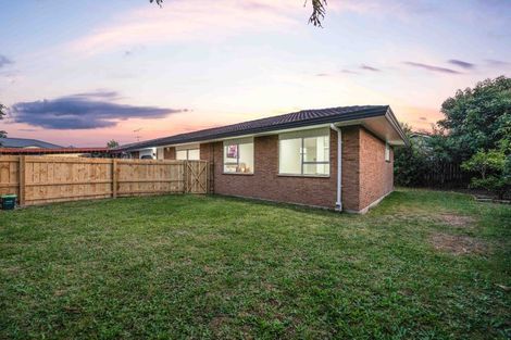 Photo of property in 2/24 Waimana Road, Conifer Grove, Takanini, 2112
