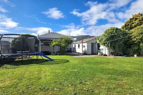 Photo of property in 14 Marlborough Street, Greymouth, 7805