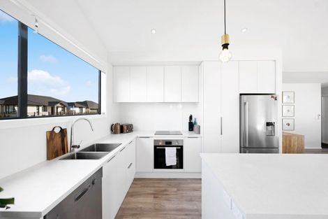 Photo of property in 37 Ruru Street, Cambridge, 3434