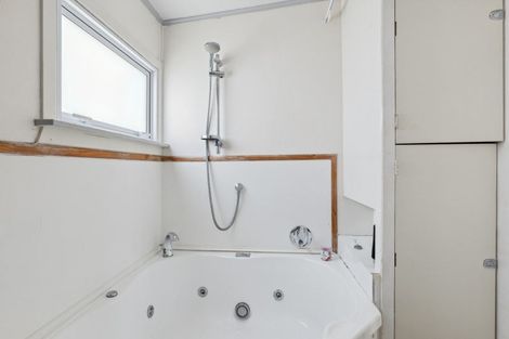 Photo of property in 10 Lear Street, Stratford, 4332