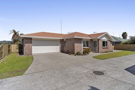Photo of property in 35 Romana Crescent, Papamoa Beach, Papamoa, 3118