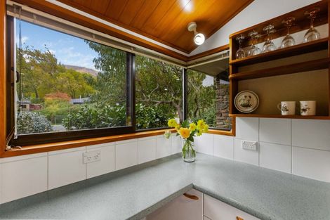 Photo of property in 12 Heuchan Lane, Wanaka, 9305