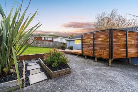 Photo of property in 37 Keegan Drive, Massey, Auckland, 0614