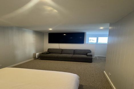 Photo of property in 174 Nevay Road, Karaka Bays, Wellington, 6022