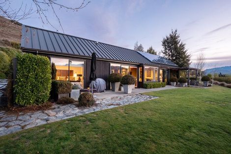 Photo of property in 12 Alfred Duncan Drive, Lake Hayes, Queenstown, 9371