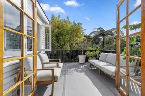 Photo of property in 21 Waikare Street, Karori, Wellington, 6012