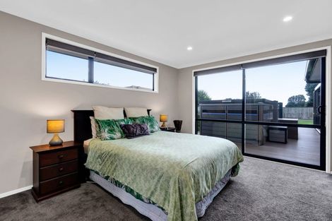 Photo of property in 25b Dolphin Parade, Bell Block, New Plymouth, 4312