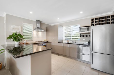 Photo of property in 131 Baverstock Road, Flat Bush, Auckland, 2016