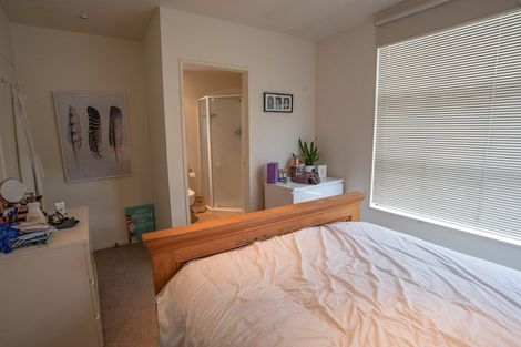 Photo of property in 4 Tiketike Way, Brooklyn, Wellington, 6021