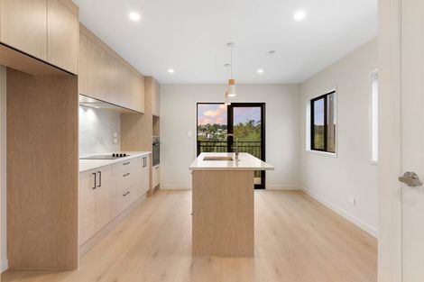 Photo of property in 15 Awhi Lane, Massey, 0614