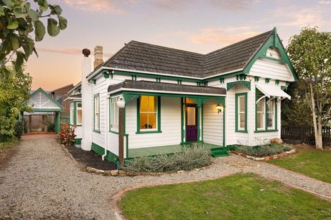 Photo of property in 128 Victoria Street, Cambridge, 3434