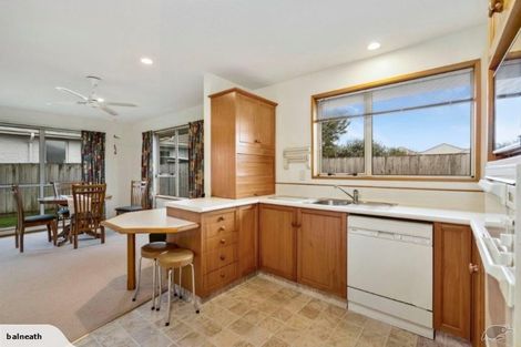 Photo of property in 18 Radbrook Street, Avonhead, Christchurch, 8042