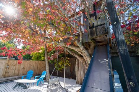 Photo of property in 11 Arosa Place, Forrest Hill, Auckland, 0620