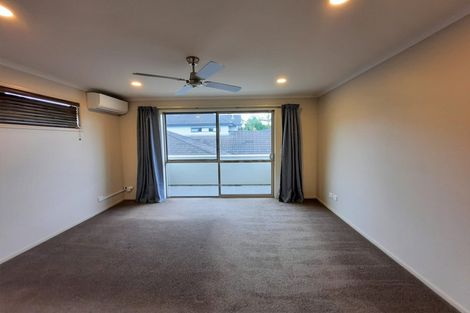 Photo of property in 10 Newbury Place, Schnapper Rock, Auckland, 0632
