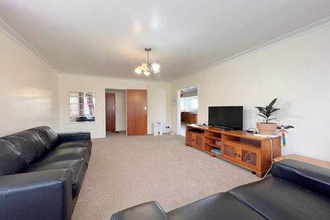 Photo of property in 23 Chedworth Avenue, Chedworth, Hamilton, 3210