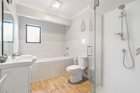 Photo of property in 121 Keri Vista Rise, Papakura, 2110