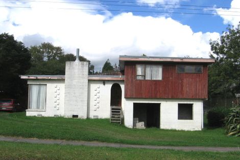 Photo of property in 192 Henderson Valley Road, Henderson, Auckland, 0612