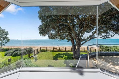 Photo of property in 30 Oxford Terrace, Coromandel, 3506