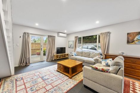 Photo of property in 8 Waldie Grove, Avalon, Lower Hutt, 5011