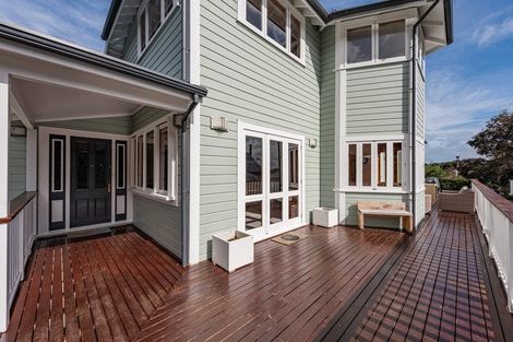 Photo of property in 5-7 Mahoe Street, Eastbourne, Lower Hutt, 5013
